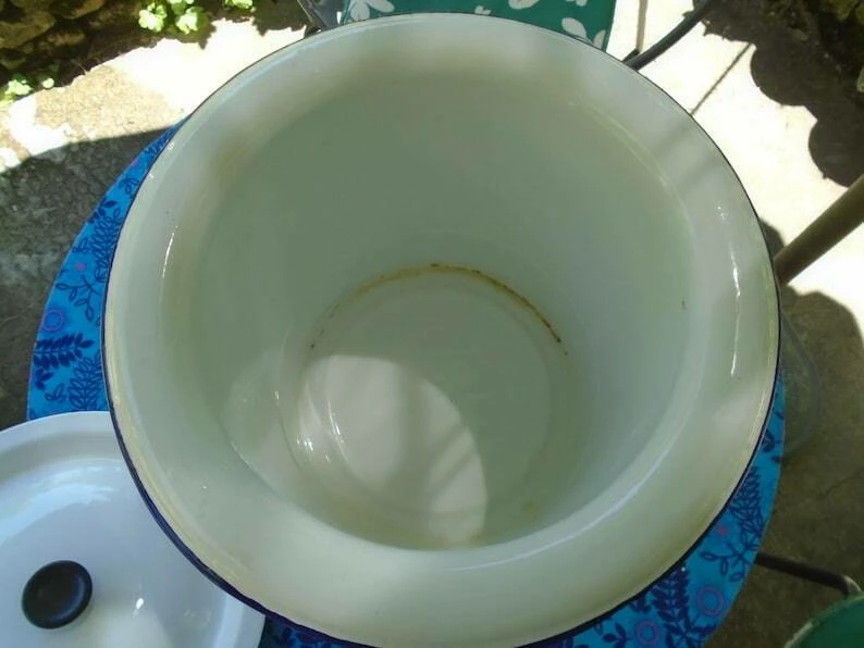 Vintage French Extra Large White Enamel Bucket Churn With Lid 1950s Bathroom Nappy Clothes Washing Bucket Large Milk Churn 2 Vintage French Extra Large White Enamel Bucket Churn With Lid 1950s Bathroom Nappy Clothes Washing Bucket Large Milk Churn - Image 2