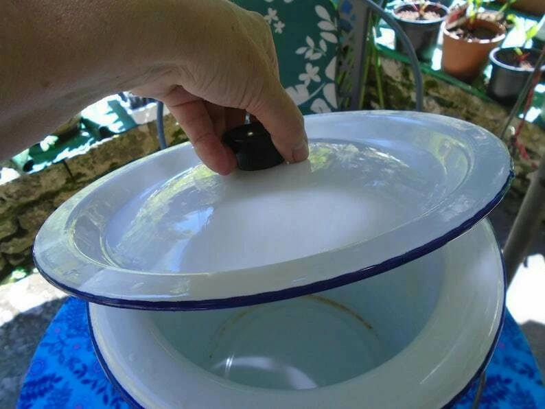 Vintage French Extra Large White Enamel Bucket Churn With Lid 1950s Bathroom Nappy Clothes Washing Bucket Large Milk Churn 3 Vintage French Extra Large White Enamel Bucket Churn With Lid 1950s Bathroom Nappy Clothes Washing Bucket Large Milk Churn - Image 3