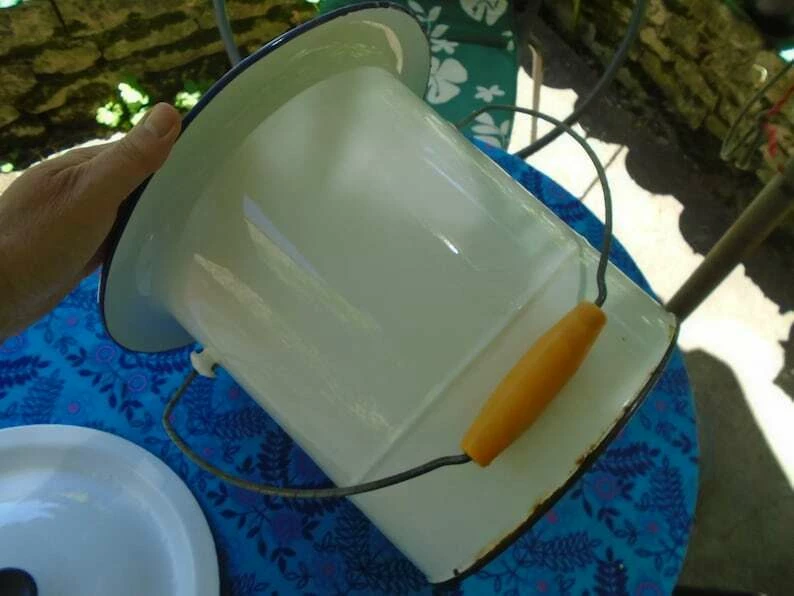 Vintage French Extra Large White Enamel Bucket Churn With Lid 1950s Bathroom Nappy Clothes Washing Bucket Large Milk Churn 5 Vintage French Extra Large White Enamel Bucket Churn With Lid 1950s Bathroom Nappy Clothes Washing Bucket Large Milk Churn - Image 5