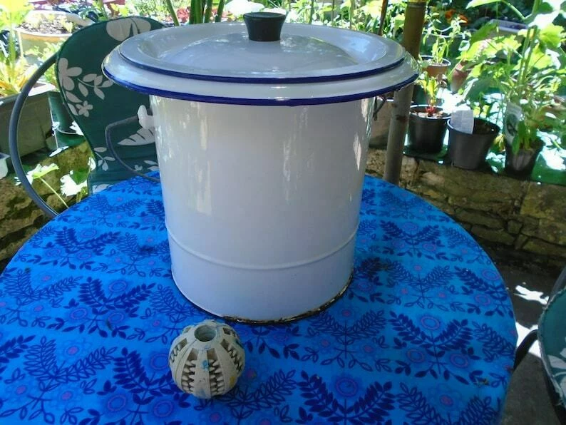 Vintage French Extra Large White Enamel Bucket Churn With Lid 1950s Bathroom Nappy Clothes Washing Bucket Large Milk Churn 7 Vintage French Extra Large White Enamel Bucket Churn With Lid 1950s Bathroom Nappy Clothes Washing Bucket Large Milk Churn - Image 7