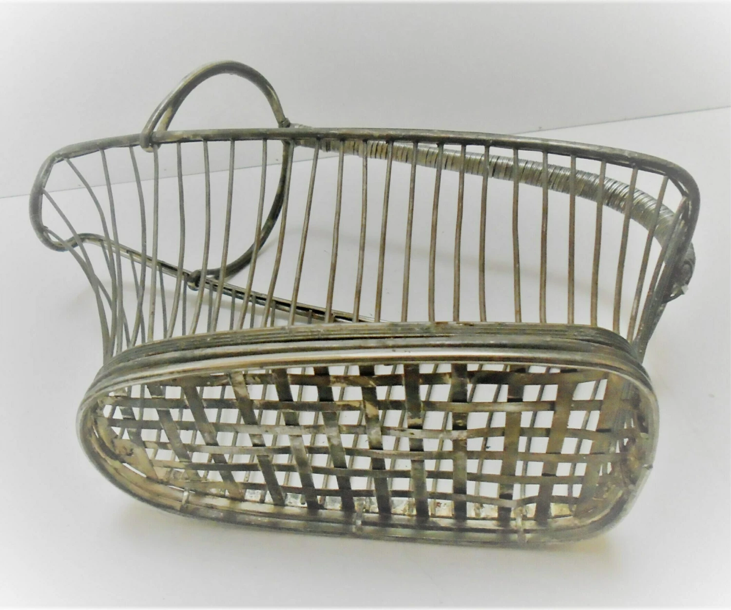 Unknown Vintage French High Quality Silver Plated Wire Wine Basket / Bottle Holder / Wine Pourer / Lovely Silver Gold Tone 4 Unknown Vintage French High Quality Silver Plated Wire Wine Basket / Bottle Holder / Wine Pourer / Lovely Silver Gold Tone - Image 4