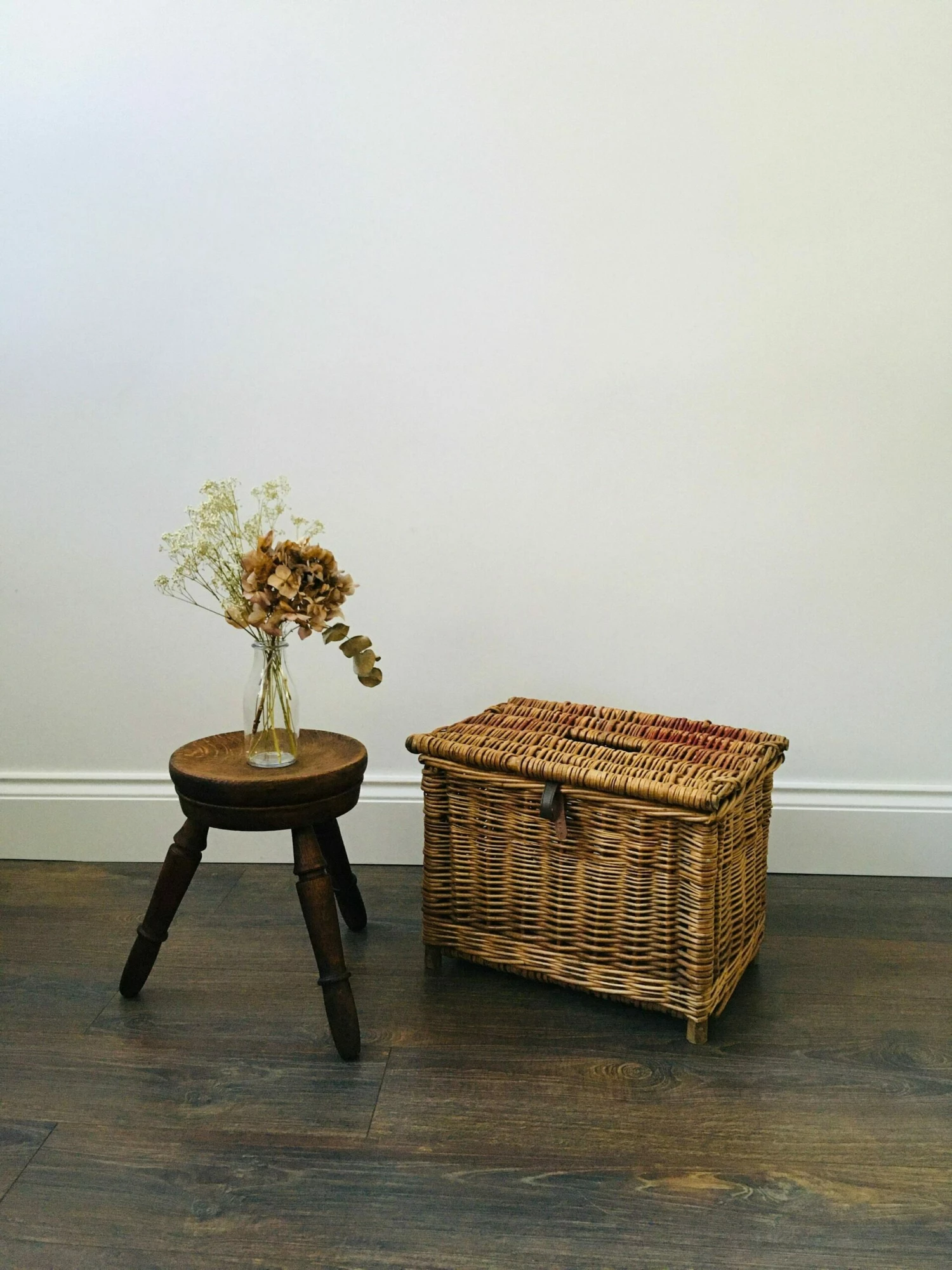 Unknown Vintage Storage Basket, Fishing Basket, Fishing Creel, Picnic Basket. 8 Unknown Vintage Storage Basket, Fishing Basket, Fishing Creel, Picnic Basket. - Image 8