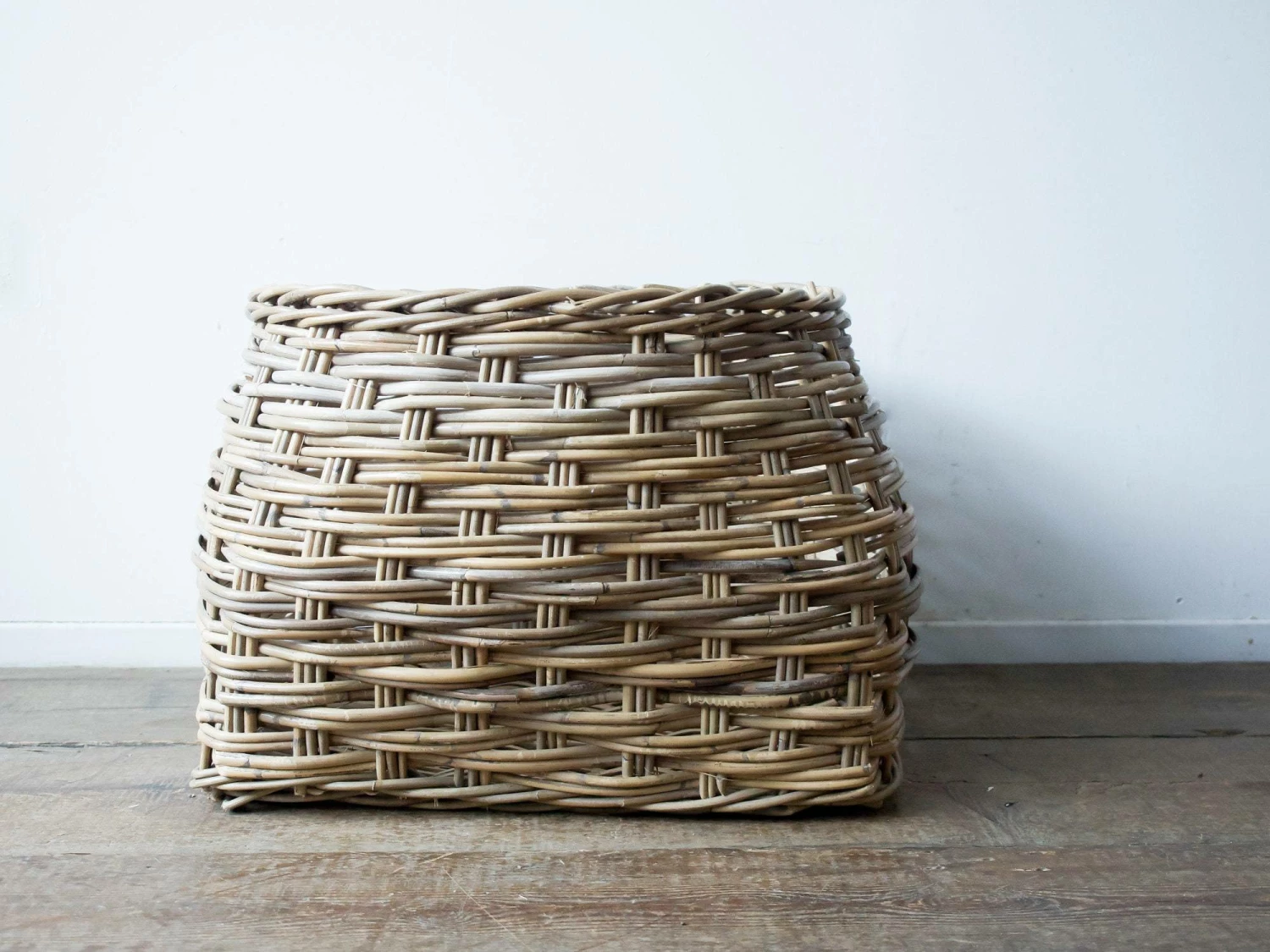 Unknown Wicker Basket, 1990s, Vintage 4 Unknown Wicker Basket, 1990s, Vintage - Image 4