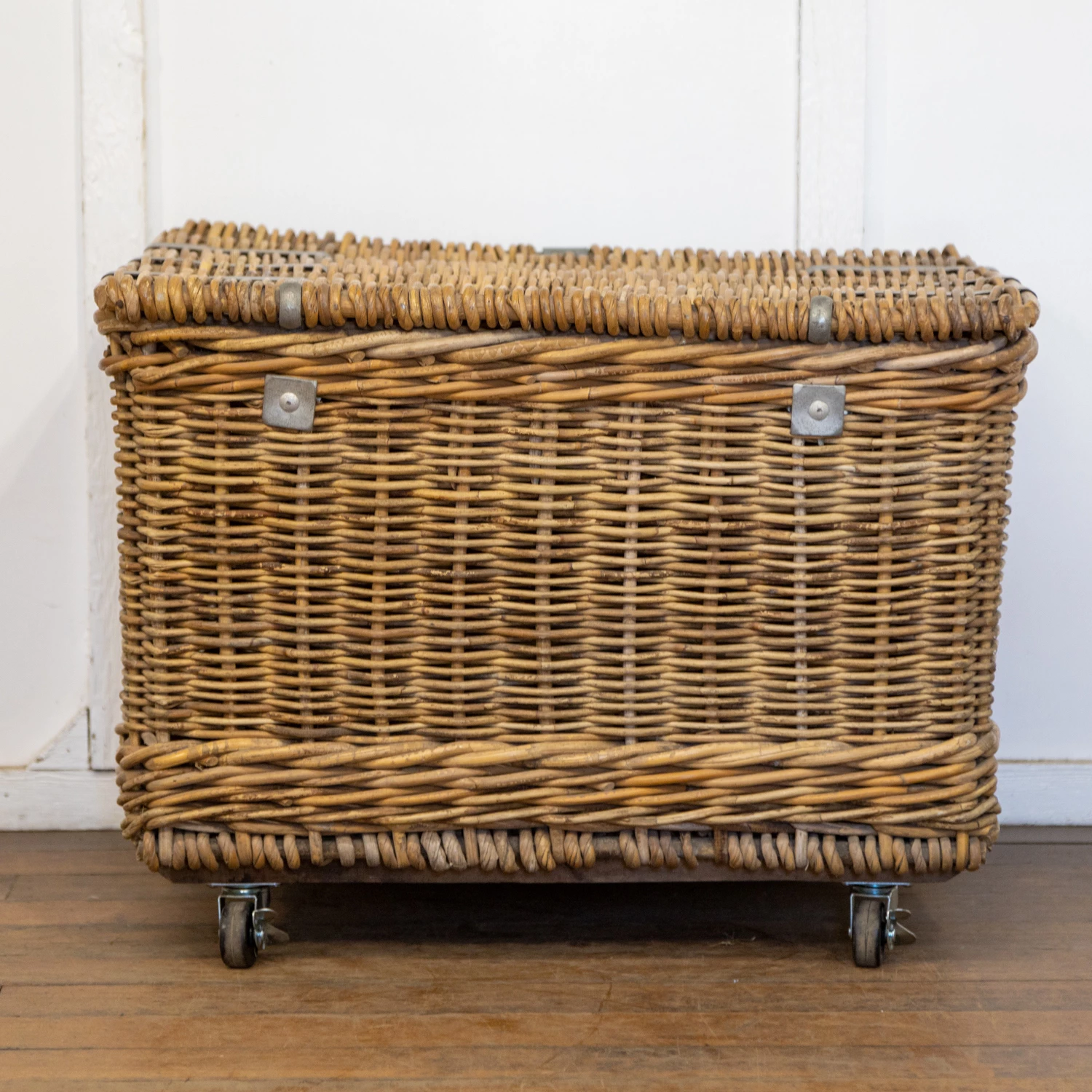 Wicker Basket On Wheels Rwi8343 8 Wicker Basket On Wheels Rwi8343 - Image 8